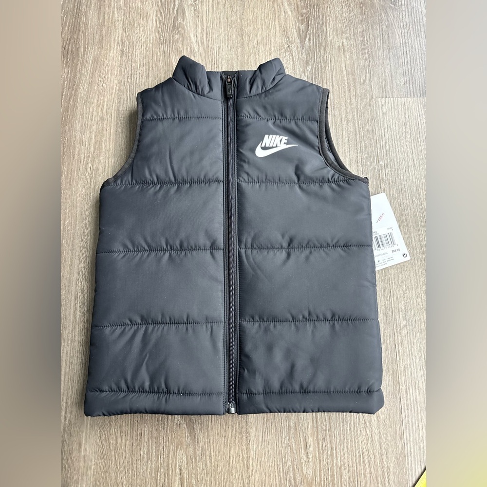New Nike Black Puffer Vest Boys Size 3 4